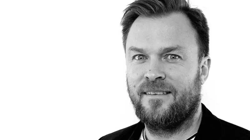 Vil forbrugerne blive ved med at acceptere, at 23.500 tyrekalve er et overskudsprodukt i mælkeproduktionen? År ind og år ud. Fremtidens landmænd vil ikke, siger de. Kunne tyrekalvene og den etiske byrde, aflivningen af dem udgør, måske vendes til Arlas og andelshavernes fordel?