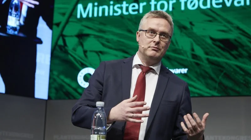 Efter lang tids venten fremlagde fødevareminister Jacob Jensen (V) fredag en plan for øget fart i udbetalingerne til de tidligere minkavlere. Arkivfoto: Erik Hansen