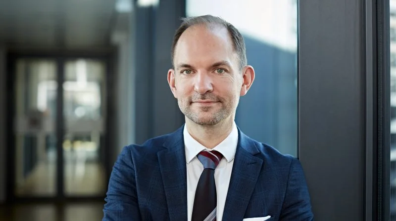 Skatteminister Jeppe Bruus (S) vil ikke ændre i ejendomsstatus for landejendomme, trods hård kritik. Foto: Thomas Lekdorf/Skatteministeriet