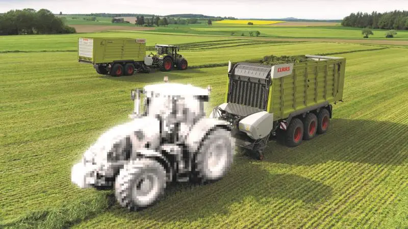 First Claas Rental er baseret på en online platform, hvor kunden kan sende en elektronisk forespørgsel om leje af de forskellige udbudte Claas traktorer i det tidsrum, som passer kunden. Der bliver tale om udlejning af nyere Claas Fokus traktorer, som med sit ekstra udstyr giver kunderne en særlig oplevelse indenfor førerkomfort, betjening og effektivitet.