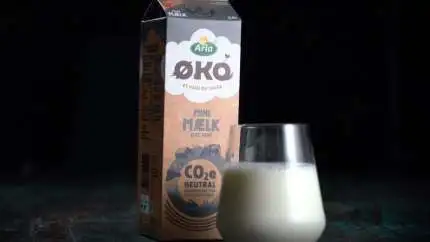 Arla er blevet beskyldt for såkaldt greenwashing efter, at de i november sidste år begyndte at melde ud, at Øko-produktserien bliver klimakompenseret med klimakreditter. Foto: Arla