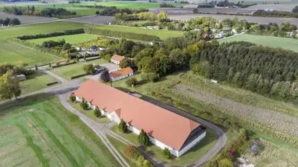 Det er ikke så overraskende, at landbrugsjord på Sydhavsøerne ofte er dyrt, for det er noget af det bedste landbrugsjord i Danmark. Nu kan man sikre sig noget af det via et køb af ejendommen Holmegaard udenfor Nakskov. Fotos: EDC Landbrug Poul Erik Bech