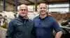 Försäljningsansvarig för Animal Nutrition & Health Nordics, Norbert Trattner (tv), och teknisk nötkreatursspecialist för Norden, Dr. Tyler Turner (th), arbetar tillsammans för att hjälpa korna genom värmestress.