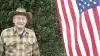 Årene i USA fylder meget for Poul Vagn Nielsen, der stadig har kontakt til familien Rovey, som han tjente hos i 1950’erne. Derfor vajer det amerikanske flag også over gårdspladsen i Hørby, mens cowboyhatten helst skal sidde på hovedet, når han går ud ad døren.