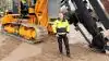 Bugge Ericsson fik sidst i februar leveret en fabriksny kædegraver til dræn-opgaver. I øjeblikket er der ved at blive monteret gps-udstyr på den nye kædegraver, så indmålingen af drænledningerne kan ske samtidig med, at de lægges ned. Foto: SM Entreprenørfirma A/S