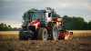 Seks nye Massey Ferguson-traktorer i serien 5M, der bygger videre på MF 5700 M-serien. Traktorerne leveres med en Agco Poser 4,4 liters firecylindret motor og en tophastighed på 40 km/t. Hydrauliksystemet er som standard 58 l/min, med mulighed for 100 l/min for større fleksibilitet. Pressefoto