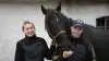 Galoptræner Rikke Rohbach Bonde med ægtemanden og staldens jockey, Nicolaj Stott. Fotos: Camilla Bønløkke