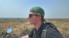 Mikkel Smedegaard må køre i 75 km på motorcykel fra NUAC-farmen, hvor han har base under sin praktik i Uganda, for at besøge Kamp Feed.