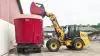 Grundet sin store alsidighed er JCB TeleMaster 320S gårdens mest anvendte maskine med et timeforbrug på over 1.000 om året. Maskinen kører hos Asmussen og Kaczmareks fælles økologiske landbrug i Nørre Hostrup nordvest for Aabenraa i Sønderjylland.