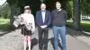 Dalum Landbrugsskoles forstander Jens Munk Kruse sammen med de første nyuddannede landmænd, Line Nørregaard Stenhuus Larsen og Frederik Dyring Hasselsteen. 