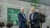 Specialfoderproducenten Hamlet Protein har fået hollandske ejere, da Royal Agrifirm Group har købt producenten af den svenske kapitalfond Altor. På billedet ses Erik Visser, adm. direktør i Hamlet Protein, sammen med Bas Van Driel, Group Director Specialties i Royal Agrifirm Group. Fotos: Hamlet Protein