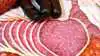 Kødindtaget blandt dem, der spiser magert kød, ligger på 840 gram pr. uge, mens de, der overvejende spiser fedtholdigt kød, spiser 990 gram kød pr. uge. Anbefalingen i De officielle Kostråd er 350 gram om ugen. Foto: Colourbox

