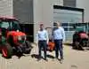 Salgs- og marketingchef Lars Rævsager fra Nellemann Machinery og sælger Niels Bloch Andersen fra Yding Smedie & Maskiner i forbindelse med det nye samarbejde om Kubota groundcare-maskiner i Trekantområdet.