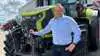 Lars Johnsen, salgschef for Claas-traktorer hos Danish Agro Machinery, foran den nye Arion 6.190 Cmatic, som for nylig blev vist frem i Røstofte i Sydsjælland. Foto: Jesper Hallgren