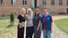 Teamet på Selsø Slot: Museumsværter Rikke Sofie Møller og Pia Høier, formand Iben Jagd Bækkelund og omviser Ida Holgersen. Foto: Selsø Slot