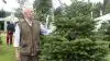 Juletræsproducent Martin Petersen fra Varde, der er formand for Danske Juletræer, vurderer, at udbuddet af de danske træer vil matche efterspørgslen i den forestående sæson. Men han erkender samtidig, at markedet er presset af den øgede produktion i de centrale egne syd for grænsen, hvor det tidligere ikke var muligt at dyrke nordmannsgraner.