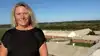 Britta Svenningsen har drevet Bjerregaard syd for Skive i 16 år. Usikkerheden om fremtidens produktionsvilkår får hende til at hente inspiration til hele haler i Finland. Fotos: Bjerregaard