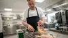 Et af de steder, der har taget Svendborg Gourmetgris ind i køkkenet, er Hotel Faaborg Fjord, hvor køkkenchef Thomas Pasfall lægger stor vægt på både kvalitet og lokal forankring.
