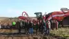Med høj sol og masser af grej i marken er der nok at se på på Resenvej nord for Karup, hvor Grimme i dag holder kartoffeldemonstration. Fotos: Kasper Stougård 