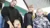 Christina og Poul Erik har taget turen fra Stenlille for at give børnene, Fredrik, Marcus og Sia, indsigt i, hvad der sker på en gård. Fotos: Majbritt Christensen