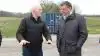 Fødevareminister Mogens Jensen (S) fik en grundig gennemgang af de muligheder og udfordringer der er i at opføre og drive et moderne decentral biogasanlæg som Viftrup Biogas, hvor Knud Christensen (tv) Kasper Kvistgaard Christensen og Kasper Kvistgaard Christensen, ejer anlægget. 