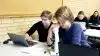 Sæd – doneret af en af drengene på skolen – blev studeret under mikroskop i forbindelse med en opgave for eleverne på landbrugsskolen. Foto: Jesper Hallgren