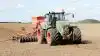 Med backup fra et meget velassorterede Fendt-reservedelslagre, der i Starup også huser Agcos strategiske lager af specielt kritiske reservedele til Fendts full-line-produkter, kan kunderne hurtigt komme videre med arbejdet, hvis uheldet er ude, og der sker nedbrud i marken eller på gården.