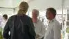 Tage Hansen, direktør LHN, nyder selv den uformelle og hyggelige stemning i forbindelse med dyrskuet, hvor der er tid til en snak med kunder og alle andre besøgende i LHN´s telt. 

