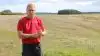 En af dem, der planlægger at leje jord ud til solcellevirksomhederne, er Jens Prang Andersen, der ejer Pognæs Agro på Djursland. Gennem de sidste par år har han arbejdet på at bortforpagte en del af de 230 hektar jord til et af de mange solcelleprojekter, der så småt begynder at tage form rundt om i dansk landbrug. 

