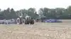 Forleden blev Claas Axion 960 med 445 hestes motor med bæltemontering, som kendes fra mejetærskerne, vist frem ved en midtfynsk markdemonstration. I forgrunden en Claas Axion 870 med påmonteret dæktryksregulering.
