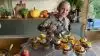 Alle børn, der har lyst kan bage live sammen med Frida på ni år via Arlas facebookside tirsdag den 13. oktober. Der skal blot handles ind til opskriften på græskarmuffins, som findes i denne udgave af LandbrugNord under »Pusterummet«. Foto: Arla