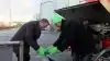 Morten Simonsen, Emmelev, og MF Niels Fl. Hansen (Kons.) åbnede for hanen med biodiesel fra Emmelev som brændstof til Key Bora.
