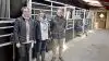 Lisbet Holt Jespersen, Irene Bennetsen og Jens Erik Gräs nyder sammen med hestene de nye forhold.