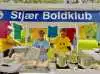 Ved bedømmelseskomitéens besøg serverede Stjær Boldklub deres hofret: Boller i karry med mulighed for ekstra karrysovs. Nu kan landsbyen Stjær kalde sig Årets Landsby 2021. Foto: Jan Thøgersen
