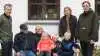 Familien Drudgaard Christensen fra Drudgaard i Ebberup er alle samlet, når der skal høstes druer i vinmarkerne. Siden 2010 har der været vinstokke på dele af den 100 hektar store landbrugsejendom, og der er netop udvidet fra 800 til 3.000 stokke. Fra venstre ses Steffen Drudgaard, Erik og Karin Christensen med børnebørnene Agnes, Eske og Gorm, Line og Kenneth Drudgaard. Foto: Henriette Lemvig