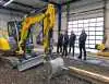 Stemas-folk har været en tur på Wacker Neusons gravemaskine-fabrik i Tyskland som en del af forberedelserne til, at den danske importør nu har hele sortimentet af maskiner, tilbehør og materiel.