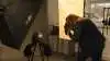 Tanja Sloth Andersen bruger sine evner som fotograf, når hun tager billeder af alt udstyret. - Det er med at vise, hvordan det ser ud, understreger hun.