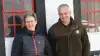 Lise-Lotte og Martin Phillip har boet på ejendommen i Sallinge de sidste 17 år. I 2018 etablerede de gårdbutik, som de passer ved siden af deres respektive jobs som køkkenassistent og hegnsmand.