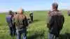 Projektchef fra FRDK, Hans Henrik Pedersen, orienterede tirsdag eftermiddag om mulighederne med efterafgrøder i de pløjefri marker. Foto: FRDK