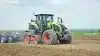 Claas tilbyder nu flere Terra Trac-bæltesporvidder. Udover nu nuværende bæltebredder på 635 mm og 735 mm lanceres nu et nyt bælte på kun 457 mm, men også et 890 mm (35 tommer) bælte fås også på Axion Terra Trac-traktorerne.