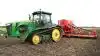 Dagens vært, JSJ Agro, havde selv udlånt sættet med en bæltedrevet John Deere 8360RT og en Väderstad Spirit-såmaskine.
