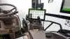 John Deere tilbyder nu den nye 12,8 tommer store G5Plus CommandCenter-skærm på alle 6-cylindrede 6R-traktorer fra modelåret 2024. Udover den nye CommandCenter-skærm kommer der også et nyt styresystem på 7R-modellerne. Pressefoto