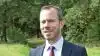 I dag satte miljø- og fødevareminister Jakob Ellemann-Jensen (V) en såkaldt judasmårhund ud ved Ejby. Håbet er, at den kan opsøge andre mårhunde og på den måde være med til at udrydde bestanden på mårhunde på Fyn, hvor dyret netop er blevet konstateret. Arkivfoto: Lasse Ege Pedersen